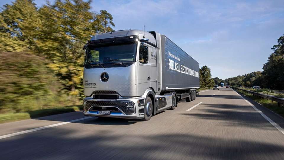 Daimler Truck stellt Mercedes-Benz NextGenH2 Truck vor: Brennstoffzellen-Lkw in Kleinserie für den Kundeneinsatz ab Ende 2026.