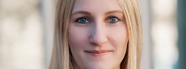 Natalie Weber: "Mittlerweile steht fest, dass das extensive Gründach ein „Nettosenker“ ist – es nimmt über Photosynthese mehr CO2 auf, als es veratmet."