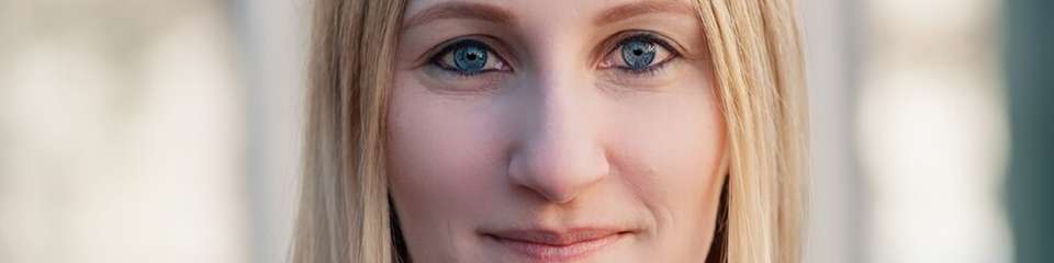 Natalie Weber: "Mittlerweile steht fest, dass das extensive Gründach ein „Nettosenker“ ist – es nimmt über Photosynthese mehr CO2 auf, als es veratmet."