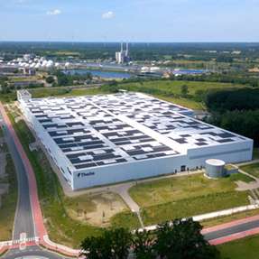 Der Thalia Omni-Channel-Hub in Marl wird von Sunrock mit vor Ort erzeugtem Solarstrom versorgt. 