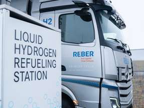 Der Mercedes-Benz GenH2 Truck und Reber im echten Alltagseinsatz.