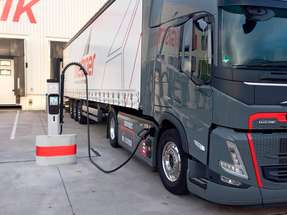 Durch den Ausbau der Ladeinfrastruktur ist Metzger in der Region zu einem wichtigen Anlaufpunkt für E-Lkw von weiteren Speditionen geworden. Vier Schnellladesäulen stehen der Öffentlichkeit zur Verfügung, weitere befinden sich derzeit im Bau.