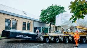 Europapremiere in Berlin: BEHALA setzt Goldhofers E-PowerPack bei Siemens Energy Turbinenverladung am Moaville-Areal ein.
