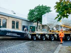 Europapremiere in Berlin: BEHALA setzt Goldhofers E-PowerPack bei Siemens Energy Turbinenverladung am Moaville-Areal ein.
