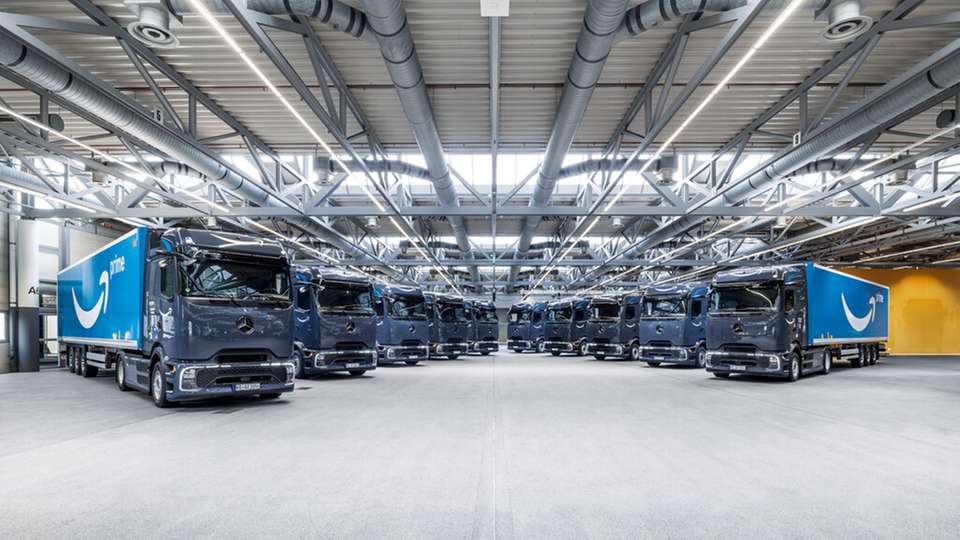 Amazon bringt mehr als 50 Mercedes-Benz eActros 600 auf deutsche Straßen.