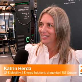 ZERO Quick Talk mit Katrin Herda @ IAA Transportation 2026
Tim-Oliver Frische, ZERO-Chefredakteur im ZERO Quick Talk mit Katrin Herda, Geschäftsführerin E-Mobility & Energy Solutions bei dragonize | TST Gruppe auf der IAA Transportation 2026 in Hannover.