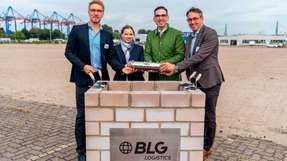 V. l.: Mark Gieseke, Geschäftsführer, Gieseke GmbH, Dr. Melanie Leonhard, Senatorin für Wirtschaft und Innovation der Freien und Hansestadt Hamburg, Matthias Magnor, Vorstandsvorsitzender der BLG-Gruppe, und Sven Bröker, Niederlassungsleiter Hamburg bei BLG LOGISTICS.