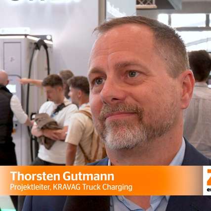 ZERO Quick Talk mit Thorsten Gutmann @ IAA Transportation 2026
Tim-Oliver Frische, ZERO-Chefredakteur im ZERO Quick Talk mit Thorsten Gutmann, Projektleiter bei KRAVAG Truck Charging auf der IAA Transportation 2026 in Hannover.