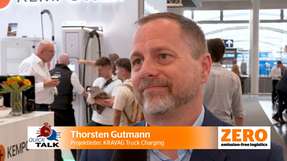 ZERO Quick Talk mit Thorsten Gutmann @ IAA Transportation 2026
Tim-Oliver Frische, ZERO-Chefredakteur im ZERO Quick Talk mit Thorsten Gutmann, Projektleiter bei KRAVAG Truck Charging auf der IAA Transportation 2026 in Hannover.