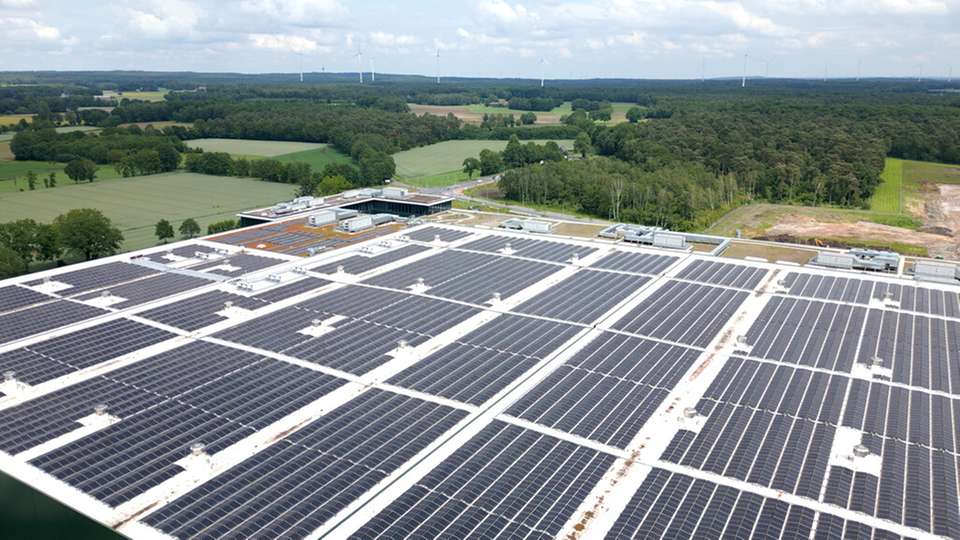 Eines der großflächigen Dachsolarprojekte von Sunrock befindet sich in Dorsten, Nordrhein-Westfalen.