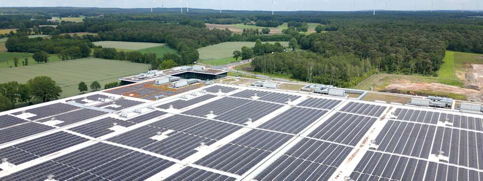 Eines der großflächigen Dachsolarprojekte von Sunrock befindet sich in Dorsten, Nordrhein-Westfalen.