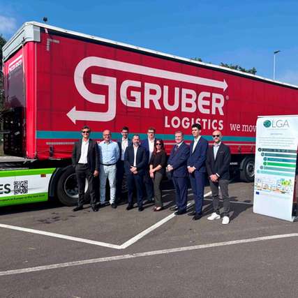 Innerhalb der Programme ZEFES und OLGA treiben Projektpartner wie GRUBER Logistics eine nachhaltigere Transportlogistik auch im Airport-Umfeld voran.