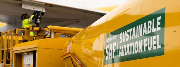 Die DHL Group zählt durch ihre GoGreen Plus Services[1] zu den Vorreitern von Book-&-Claim-Lösungen in der Logistik und unterstützt ihre Kunden dabei, transportbedingte Emissionen zu reduzieren.