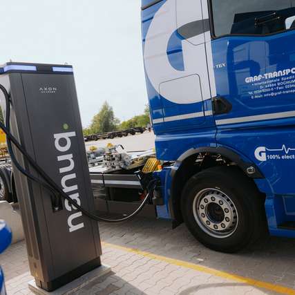 Den Ladepark am Arnoldschacht 17, 44894 Bochum, können allen Transportunternehmen mit E-Lkw in der umliegenden Region nutzen. 